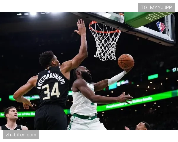 季后赛强度预演 凯尔特人与雄鹿展现顶级体系对抗 季后赛强度预演 凯尔特人与雄鹿展现顶级体系对抗